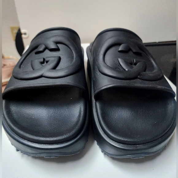SOLD Men's Gucci Slides Authentic GG embossed rubber flatform slides - Picture 7 of 17